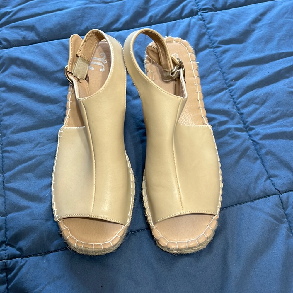 Sandal